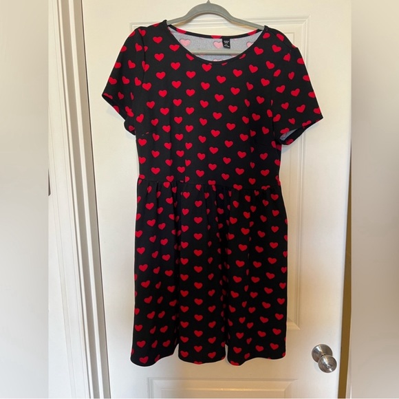 12 item DRESS LOT! The first two dresses are 2XL. All the rest are 1XL. - Picture 2 of 12